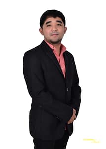 alt="Portrait of Mauro Zara, smiling against a plain white background"